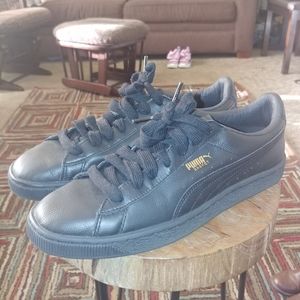 Pumas size 10.5